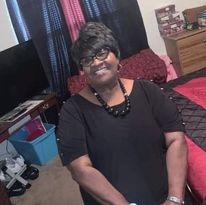 Meet your Posher, Gloria